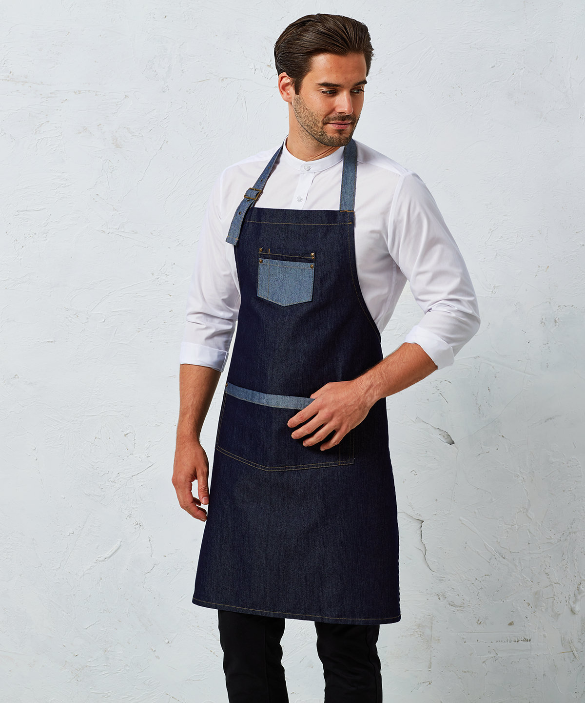 Domain contrast denim bib apron